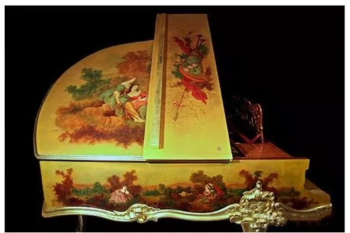 法国普雷耶&ldquo;王子&rdquo;鎏金彩绘三角钢琴