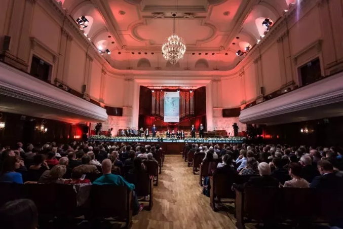 普雷耶古钢琴在首届肖邦大赛上致敬经典